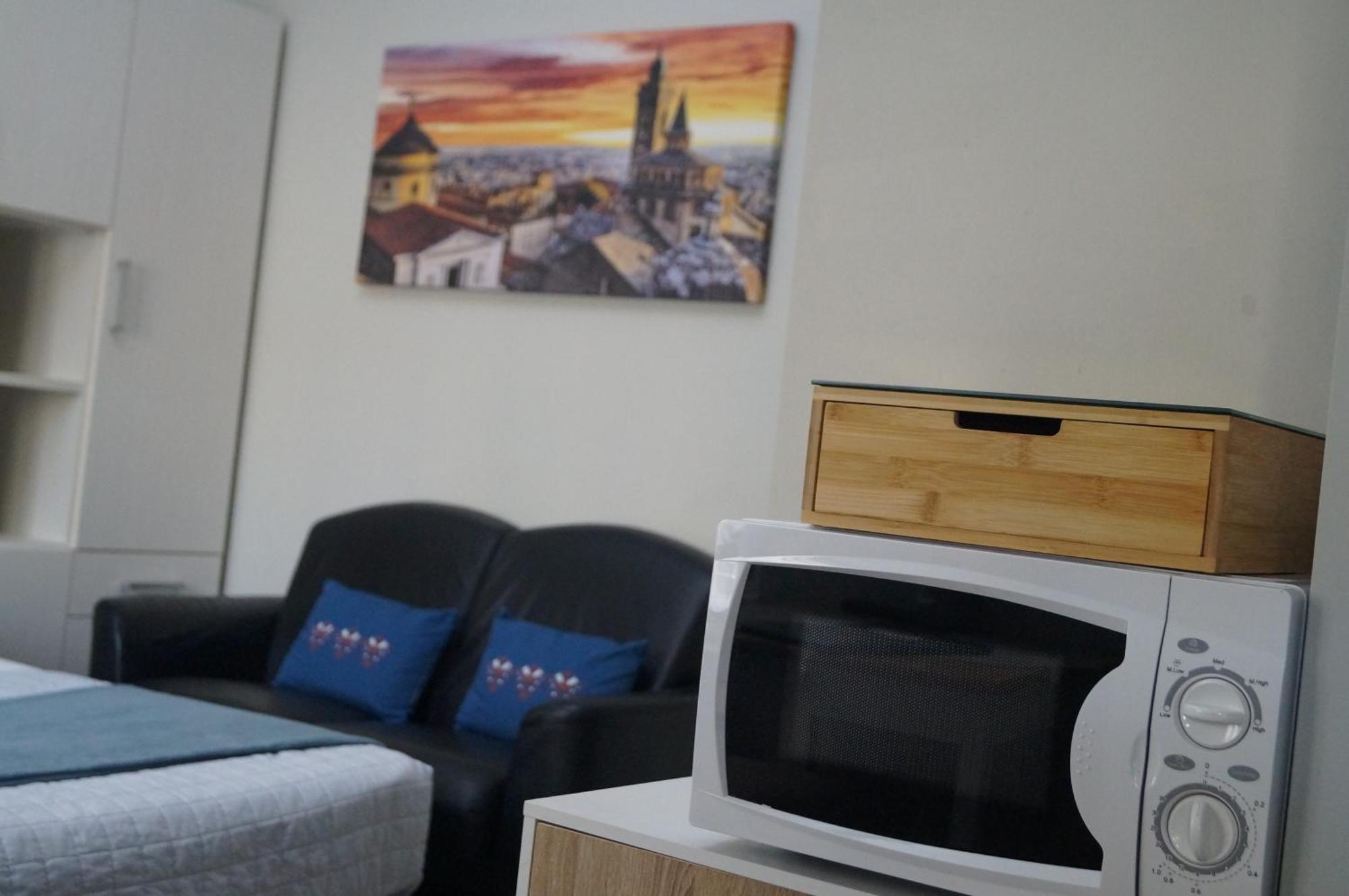 Bgy Central Apartments Bergamo Szoba fotó